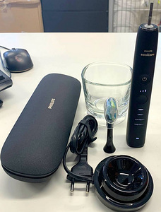 LOT! Elektriline hambahari Philips Sonicare DiamondClean9000 (2 foto / 7)