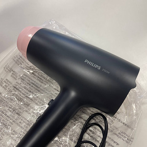 Фен Philips серии 3000 ThermoProtect BHD350 (7 фото из 10)