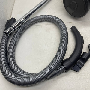 Безмешковый пылесос Bosch BGC05A220A (9 фото из 10)