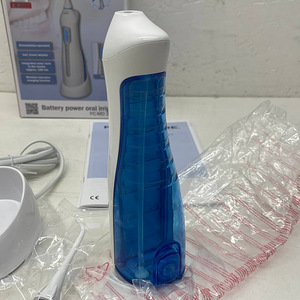 LOT! ProfiCare PC-MD 3026 A aku irrigator (8 foto / 10)
