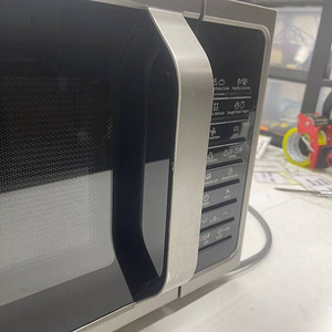 LOT! Mikrolaineahi Samsung MC28H5015AW 28l (9 foto / 10)