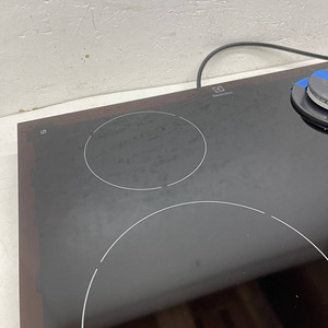 LOT! Induktsiooni-gaasipliidiplaat Electrolux EGD6576NOK (9 foto / 10)