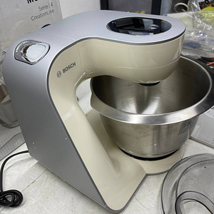 LOT! Bosch MUM5 MUM58L20 CreationLine köögikombain 3,9 L (8 foto / 10)
