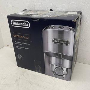 Эспрессо-кофемашина De'Longhi Dedica Style EC 685.BK (2 фото из 10)