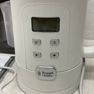 Регулируемый чайник Russell Hobbs 21150-70 (5 фото из 10)