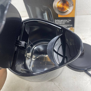 LOT! Braun WK 3000 BK 1,0 l 2200W Veekeetja (9 foto / 10)