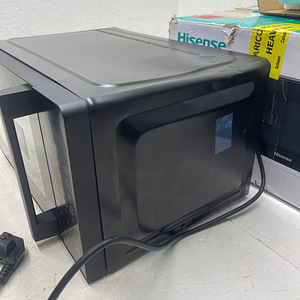 LOT! Hisense H20MOBS1HG 20 l 700W Grill (4 foto / 10)