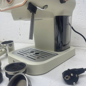 LOT! Derlla Espresso kohvimasin 1050 W 19Bar Vintage Kapsel (5 foto / 10)