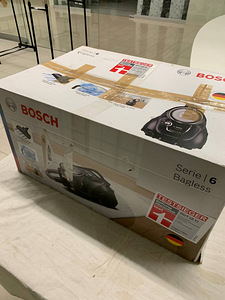 МНОГО! Пылесос Bosch серии 6 700 Вт без мешка (7 фото из 8)