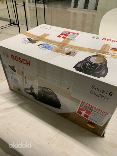 МНОГО! Пылесос Bosch серии 6 700 Вт без мешка (фото #7)