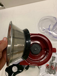 Соковыжималка Russell Hobbs 24740-56 (2 фото из 8)