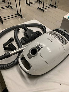 МНОГО! Пылесос Miele S 8340 Power Line 1200W (9 фото из 10)