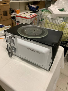 НОВАЯ Микроволновая печь SAMSUNG MS23F300EEK 23л 800Вт (4 фото из 9)