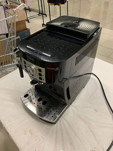 LOT! Kohvimasin DELONGHI ECAM22.110B 1450 W 15 Bar (2 foto / 8)