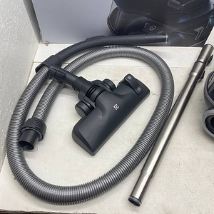 Пылесос Electrolux PC91-4MG 1,6 л без мешка (3 фото из 10)