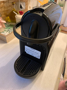 LOT! DeLonghi Inissia EN 80.B kapselkohvimasin must (2 foto / 8)