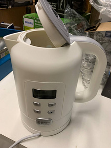 Регулируемый чайник Russell Hobbs 1,7 2200W (7 фото из 7)