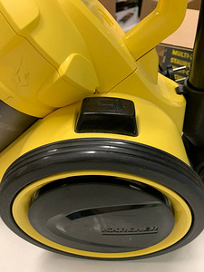 ЛОТ! Kärcher, домашний пылесос VC 3 700W (6 фото из 10)