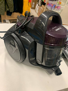 ЛОТ! Пылесос Bosch Serie 2 Cleann'n, 700 Вт (2 фото из 2)