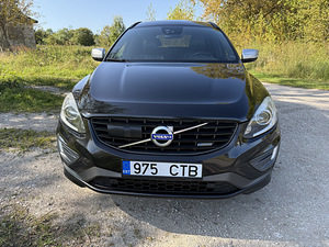 Volvo XC60 R Design, 158kW (3 foto / 11)