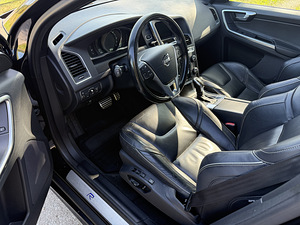 Volvo XC60 R Design, 158kW (10 foto / 11)