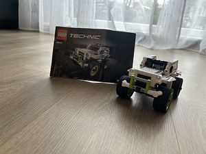 Lego - Technic Police Interceptor - 42047 (1 foto / 1)