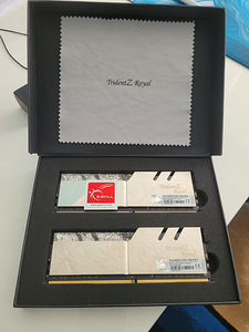 G.Skill DDR 4 4400mhz cl18 2x8 (16gb) B-die (1 foto / 3)