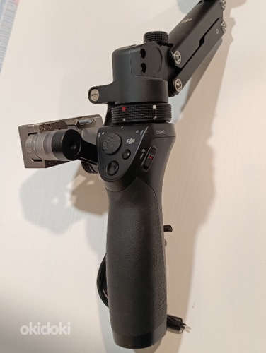 Stabilisaator koos kaamera ja mikrofoniga