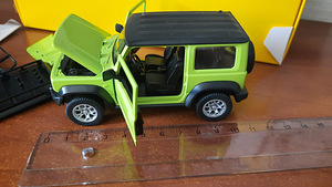 Suzuki Jimny 1:32 (2 foto / 4)