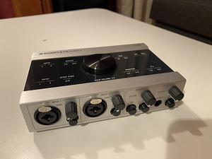 Native Instruments - Kontrol Audio 6, MK1 (1 фото из 2)