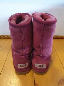 Ugg Australia nahast talvesaapad s 36 (2 foto / 3)