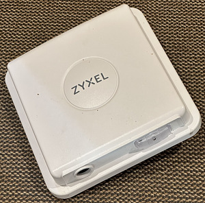 Раздаю: 4G роутер Zyxel LTE7480-M804 неисправен (1 фото из 1)