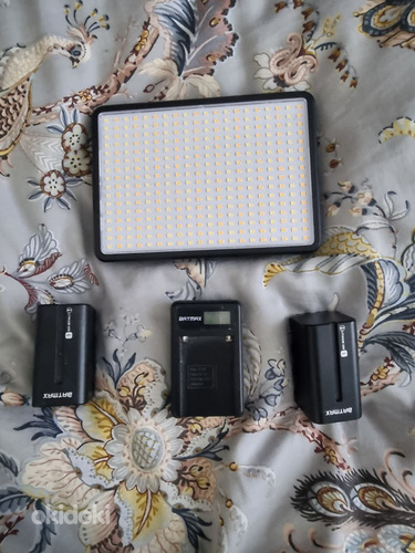 Портативный светильник для фото и видео + 2 батарейки (фото #9)