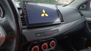 Mitsubishi Lancer X (5 foto / 5)