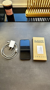 iPhone 12 256GB White (2 foto / 3)