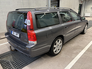 Volvo V70 Summum (3 foto / 9)