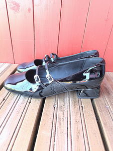 Nagu uued lakknahast kingad Clarks, s. 39,5 (1 foto / 8)