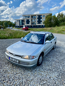 Vana mitsubishi nokitsemiseks ja sōidunaudingu jaoks (1 foto / 9)