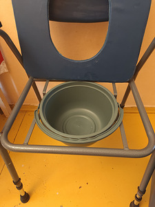 Mähkmed, linad, mütsid, salvrätikud, puhastusvahend (9 foto / 10)
