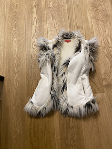 Karusnahast vest, naiste