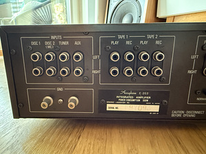Integreeritud võimendi Accuphase E-203 MOS FET (8 foto / 9)