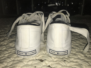 Tommy Hilfiger tennised (6 foto / 6)