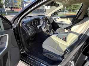 Volvo XC60 INSCRIPTION (3 foto / 9)