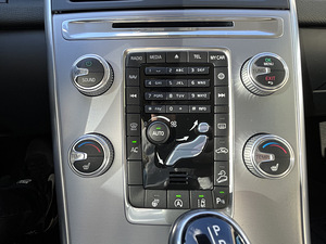 Volvo XC60 INSCRIPTION (8 foto / 9)