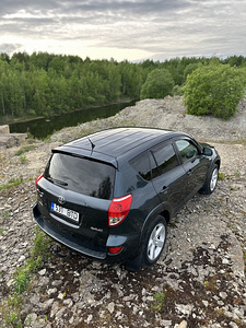 Toyota Rav4 2.2 d-cat (2 foto / 10)