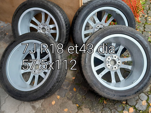 AUDI R18 (2 фото из 3)