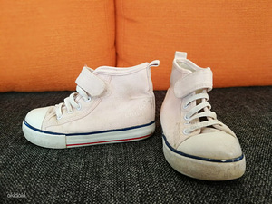 H&M heleroosad tennised, suurus 25 (2 foto / 3)