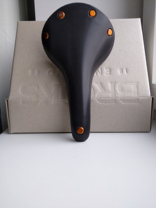 Sadul BROOKS cambium c17 (1 foto / 4)