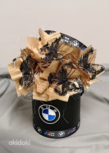 Kast kunstliblikatega Värvus: must BMW (foto #2)
