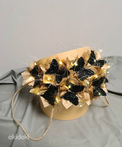 Коробочки с искусственными бабочками. Разные цвета и размеры (фото #9)